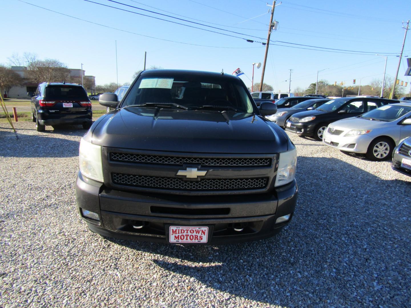 2011 Gray /Gray Chevrolet Silverado 1500 LT Crew Cab 4WD (3GCPKSE32BG) with an 5.3L V8 OHV 16V FFV engine, Automatic transmission, located at 15016 S Hwy 231, Midland City, AL, 36350, (334) 983-3001, 31.306210, -85.495277 - Photo#1